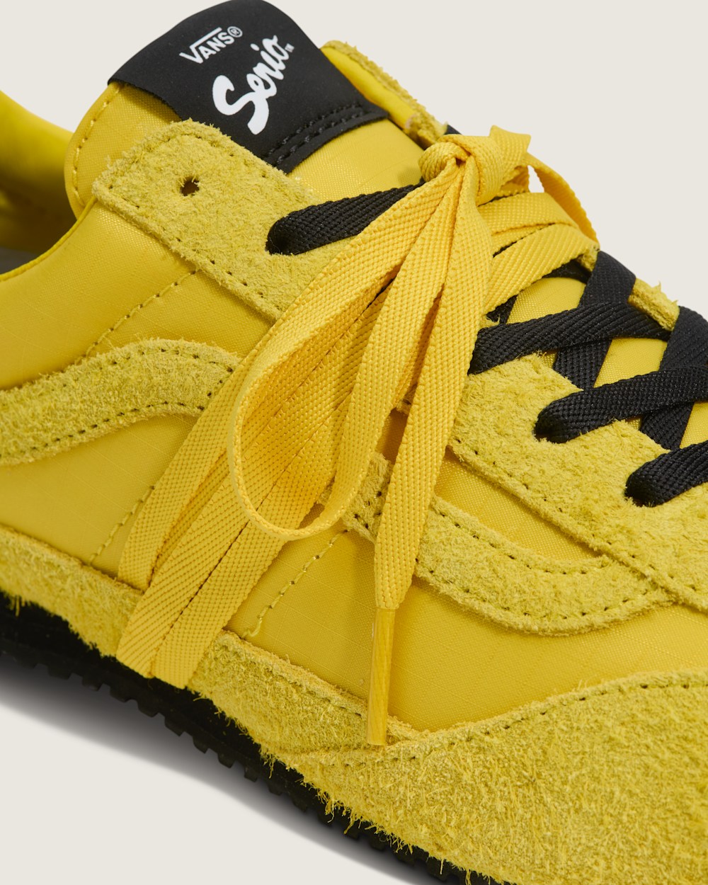 Premium Super Lowpro Trainer - Image 4